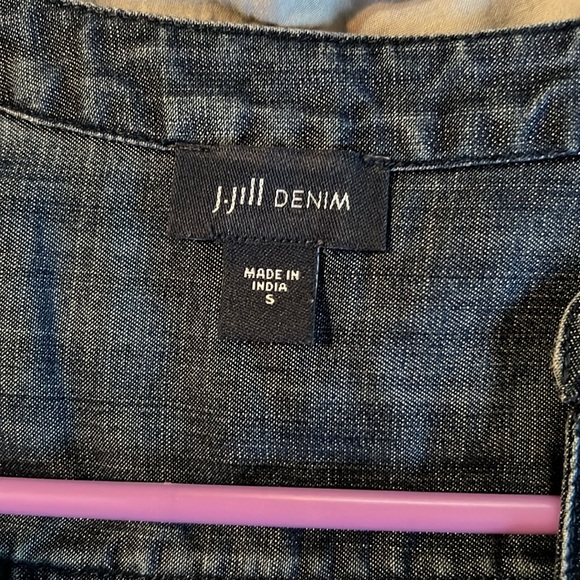 2/$10 J Jill Denim shirt with embroidery.  EUC. No signs of wear Small - Picture 2 of 8